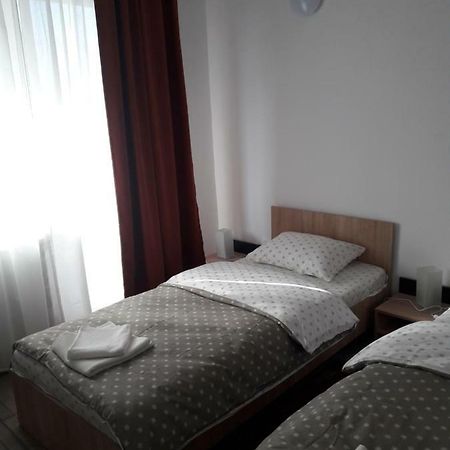 Cazare Neu-Arad Autostrada Appartement Buitenkant foto