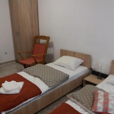Cazare Neu-Arad Autostrada Appartement Buitenkant foto