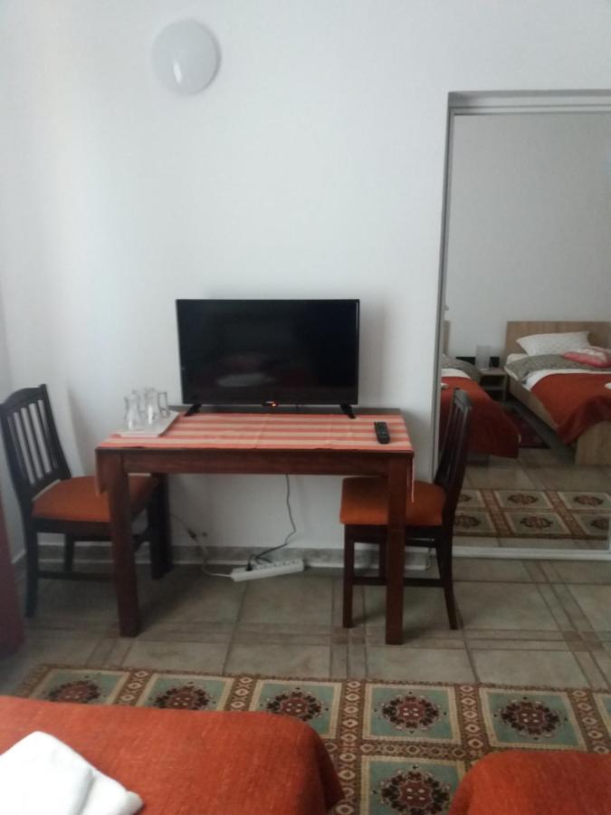 Cazare Neu-Arad Autostrada Appartement Buitenkant foto